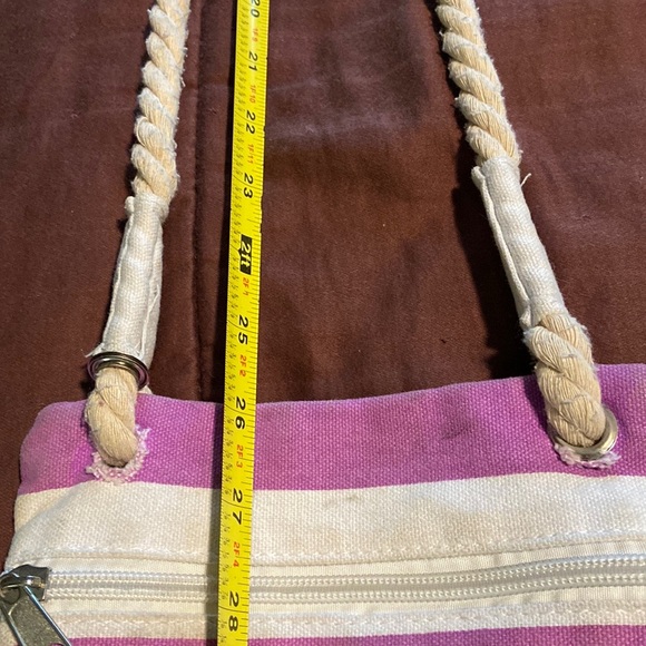 Cross Body Bag by GetaGadget Brand. GUC! - Picture 12 of 16